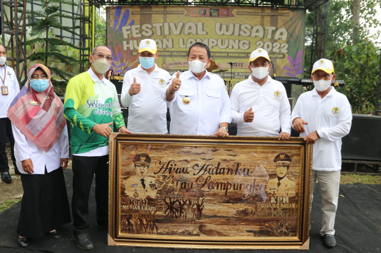 Gubernur Arinal Djunaidi Buka Acara Puncak Festival Wisata Hutan